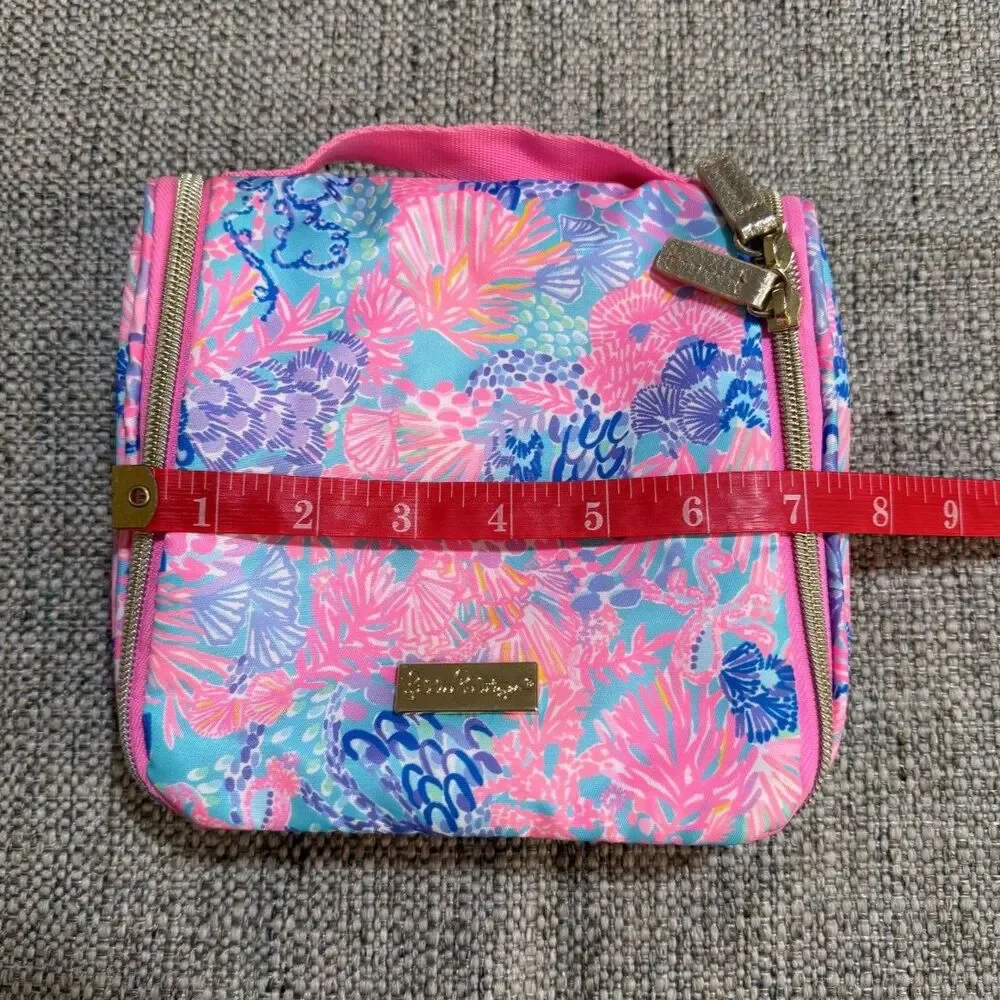 Lilly Pulitzer Hanging Travel Case Splendor In The Sand Pink Seashell Print